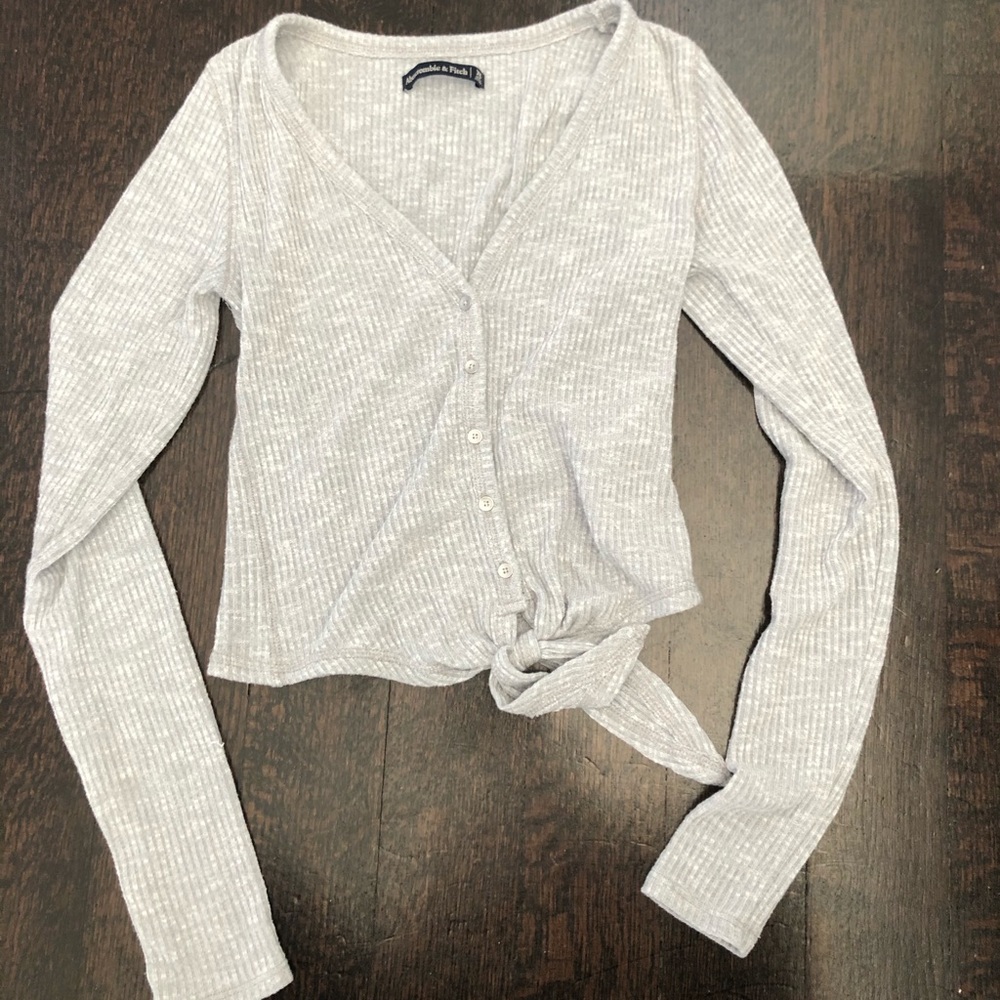Abercrombie & Fitch grey button down long sleeve